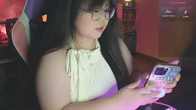 Snapshot of ANNELIESE_ chatting on 09-17-25, 02:08 ANNELIESE online show from 09-17-25, 02:08