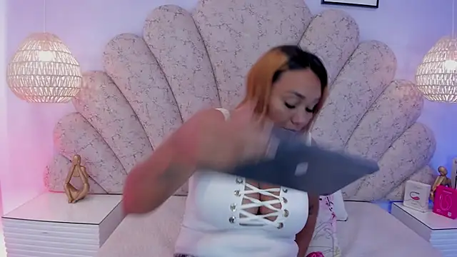 dalila salazar online show from 03-24-26, 02:44