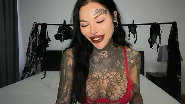 claudiacvc95 online show from 11-16-25, 06:29