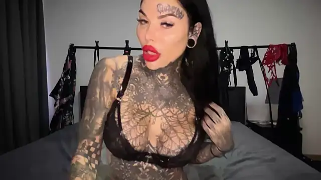 claudiacvc95 online show from 12-19-25, 05:10