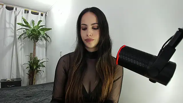 Lia-y-felipe online show from 02-12-26, 11:15