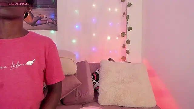 Snapshot of SamHill_1 chatting on 03-11-25, 06:19 SamHill 1 online show from 03-11-25, 06:19