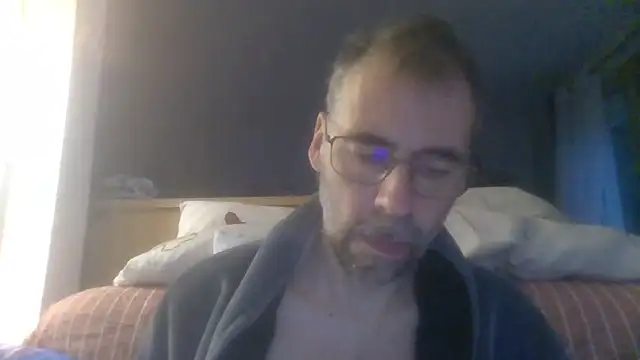 Snapshot of ptitcanard60600 chatting on 10-20-25, 05:02 ptitcanard60600 online show from 10-20-25, 05:02