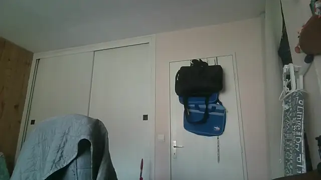 ptitcanard60600 online show from 05-13-26, 07:37
