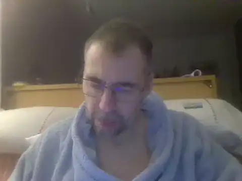 Snapshot of ptitcanard60600 chatting on 01-05-25, 09:36 ptitcanard60600 online show from 01-05-25, 09:36