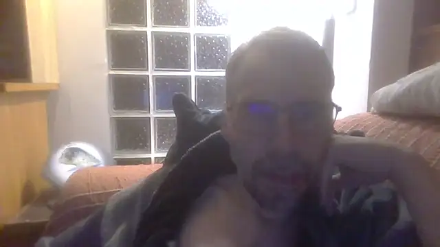 Snapshot of ptitcanard60600 chatting on 10-19-25, 10:12 ptitcanard60600 online show from 10-19-25, 10:12
