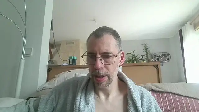 ptitcanard60600 online show from 05-10-26, 02:52