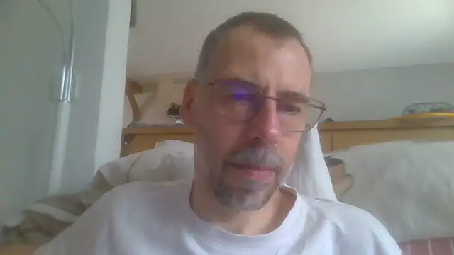 Snapshot of ptitcanard60600 chatting on 09-20-25, 02:55 ptitcanard60600 online show from 09-20-25, 02:55