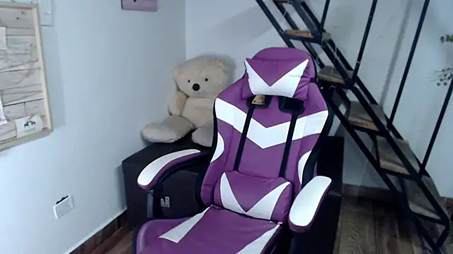 samantha baby  online show from 10-31-25, 07:10