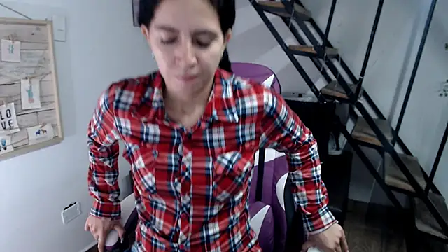 samantha baby  online show from 10-12-25, 04:30