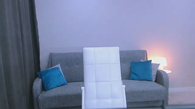 Snapshot of LesleySweet chatting on 09-19-25, 01:37 LesleySweet online show from 09-19-25, 01:37