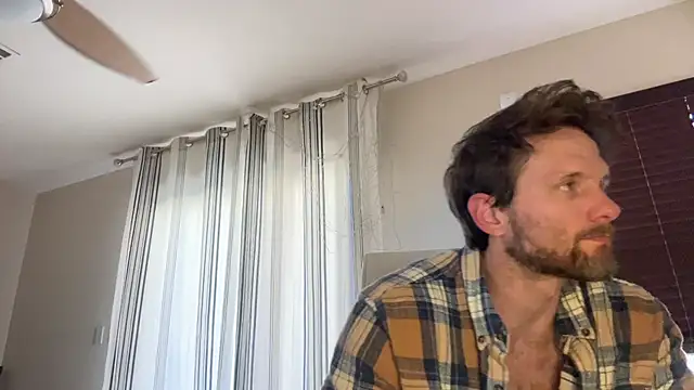 Snapshot of alexmannd chatting on 03-27-26, 10:33 alexmannd online show from 03-27-26, 10:33
