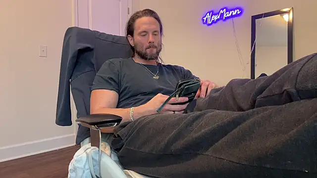 Snapshot of alexmannd chatting on 01-26-25, 01:36 alexmannd online show from 01-26-25, 01:36