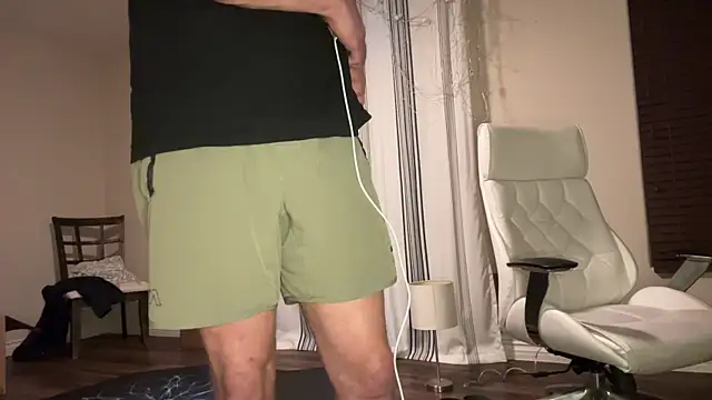 Snapshot of alexmannd chatting on 02-26-26, 02:33 alexmannd online show from 02-26-26, 02:33