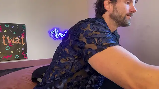 Snapshot of alexmannd chatting on 02-01-26, 05:11 alexmannd online show from 02-01-26, 05:11