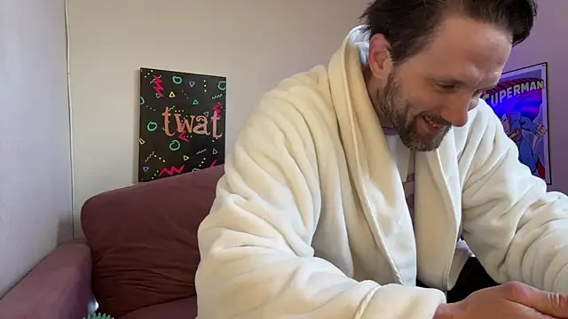 Snapshot of alexmannd chatting on 03-10-26, 05:17 alexmannd online show from 03-10-26, 05:17