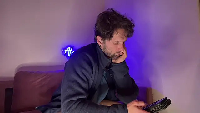 Snapshot of alexmannd chatting on 11-19-25, 02:33 alexmannd online show from 11-19-25, 02:33