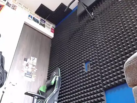 Curly Angel24 online show from 02-10-26, 09:03