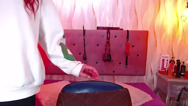 IsabelaLatina online show from 01-06-26, 04:00