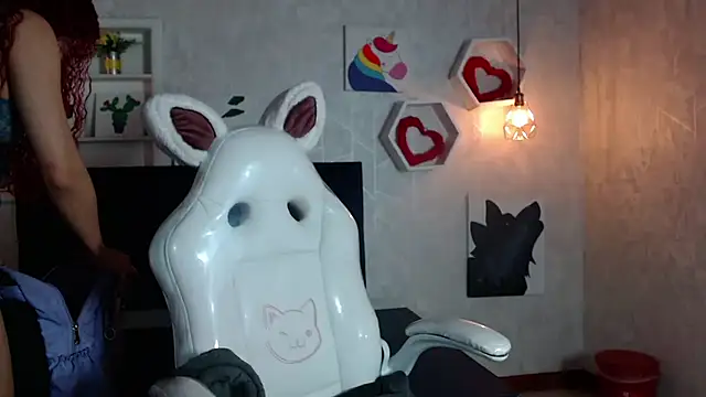 Snapshot of IsabelaLatina chatting on 05-03-26, 02:49 IsabelaLatina online show from 05-03-26, 02:49