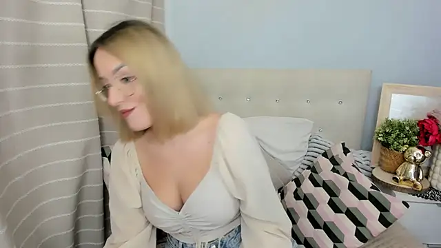 MollyFlowers online show from 03-04-26, 08:05