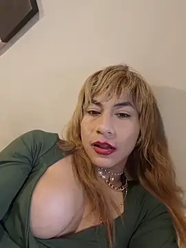 Snapshot of Evehampy chatting on 10-11-25, 12:22 Evehampy online show from 10-11-25, 12:22