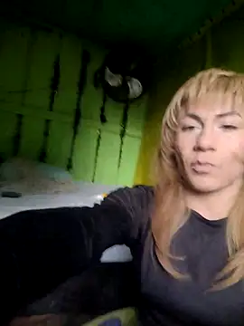 Snapshot of Evehampy chatting on 09-29-25, 08:03 Evehampy online show from 09-29-25, 08:03