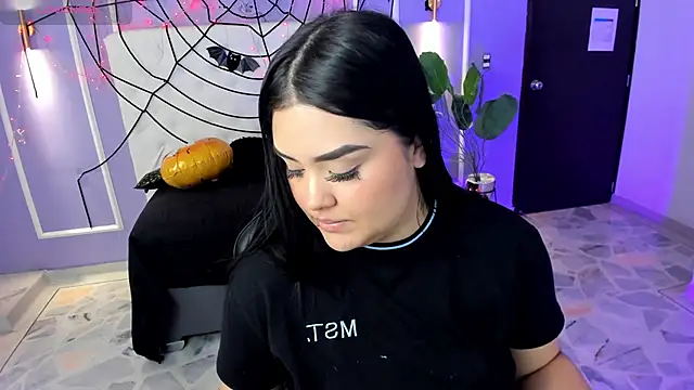 martinasaez online show from 10-29-25, 08:08