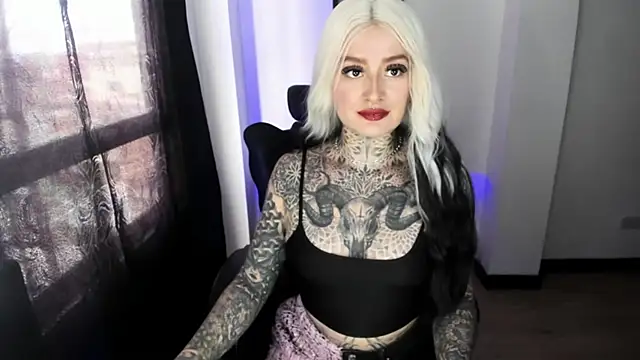 Anaii Gomez online show from 10-28-25, 06:51