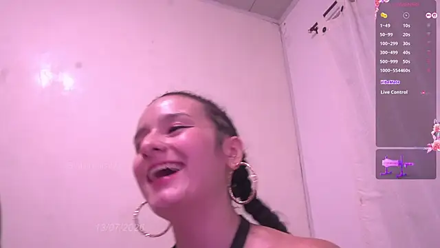Sisirojas online show from 07-14-26, 01:49