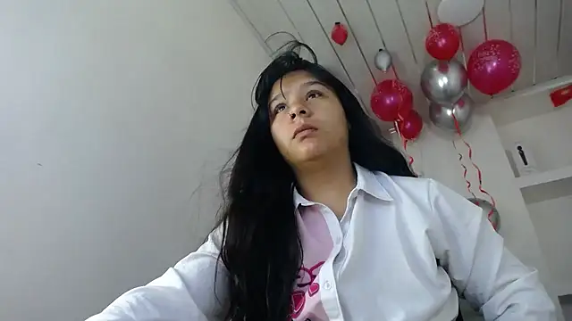 Snapshot of Charis_21 chatting on 11-14-25, 09:13 Charis 21 online show from 11-14-25, 09:13