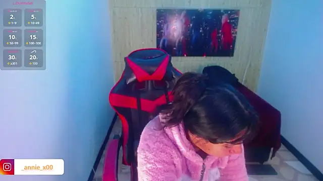 Snapshot of Charis_21 chatting on 10-24-25, 01:15 Charis 21 online show from 10-24-25, 01:15