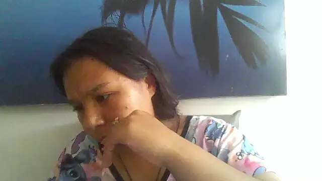 Snapshot of Charis_21 chatting on 01-14-26, 08:34 Charis 21 online show from 01-14-26, 08:34