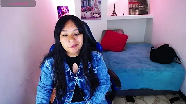 Snapshot of Charis_21 chatting on 10-25-25, 01:27 Charis 21 online show from 10-25-25, 01:27