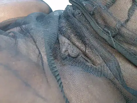 Sultryparisss online show from 12-17-24, 09:16