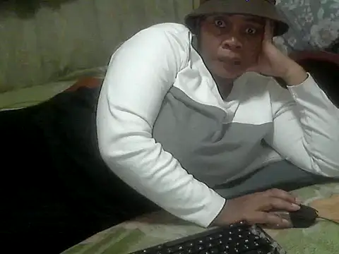 Snapshot of BLACKMILF4U chatting on 06-09-26, 04:52 BLACKMILF4U online show from 06-09-26, 04:52