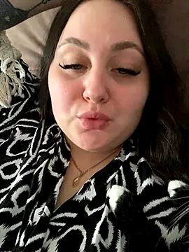 Snapshot of ihaveasecret_ chatting on 10-05-25, 07:32 ihaveasecret online show from 10-05-25, 07:32