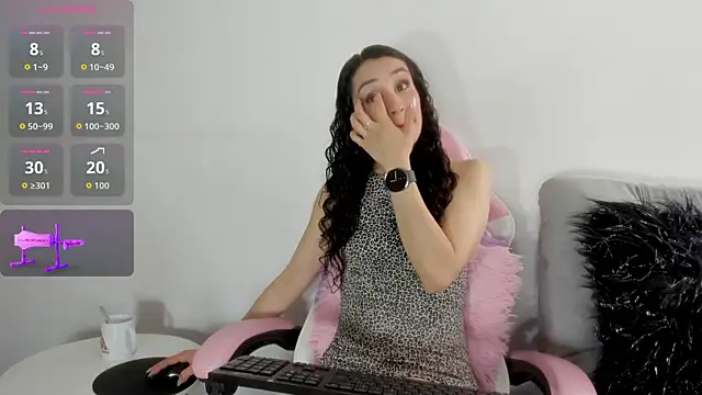 Layla Sia online show from 09-19-25, 05:17