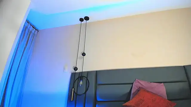 NoraDasilva online show from 11-08-25, 11:19