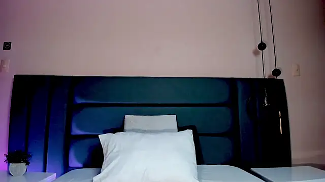 NoraDasilva online show from 03-25-26, 12:33