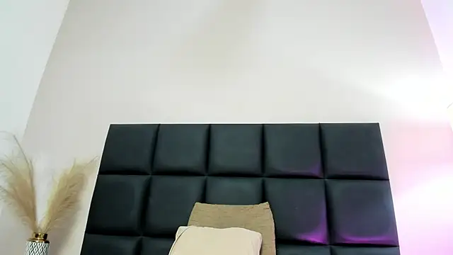 NoraDasilva online show from 02-05-26, 12:28