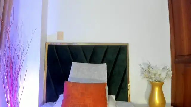 NoraDasilva online show from 02-07-26, 12:29