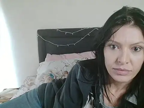 Snapshot of michelle105 chatting on 05-26-26, 02:37 michelle105 online show from 05-26-26, 02:37