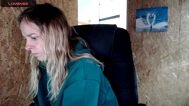 Snapshot of las_sweet chatting on 06-19-26, 01:28 las sweet online show from 06-19-26, 01:28