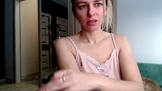 Snapshot of las_sweet chatting on 02-10-26, 10:47 las sweet online show from 02-10-26, 10:47