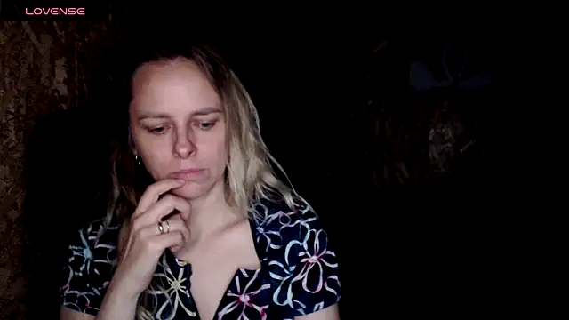 Snapshot of las_sweet chatting on 06-20-26, 10:37 las sweet online show from 06-20-26, 10:37