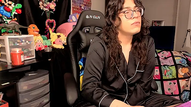 ShinyCherub online show from 10-06-25, 05:46