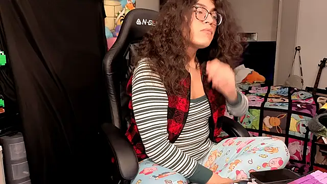 ShinyCherub online show from 11-30-25, 06:36