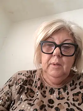 Snapshot of Merilulla chatting on 10-15-25, 10:01 Merilulla online show from 10-15-25, 10:01