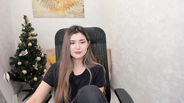 Snapshot of AnneTLi chatting on 12-21-24, 11:01 AnneTLi online show from 12-21-24, 11:01